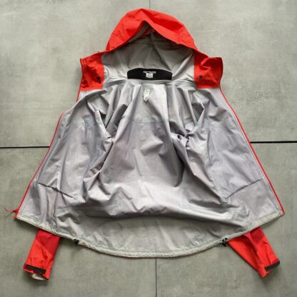 2000s Arc‘Teryx Paclite Goretex Pro Jacket - Image 3