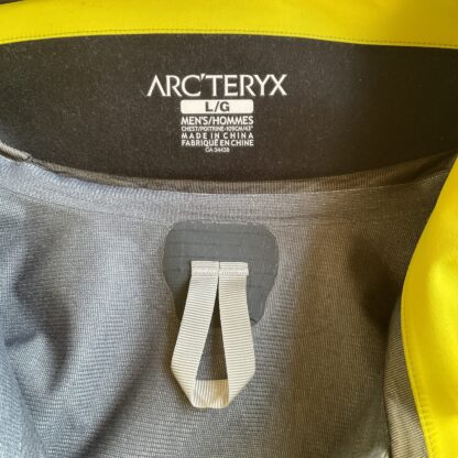 2000s Arc‘Teryx Mint Green Goretex Jacket - Image 3