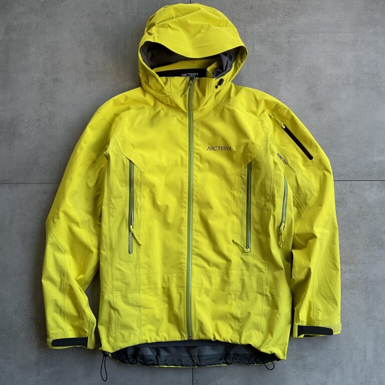 2000s Arc‘Teryx Mint Green Goretex Jacket