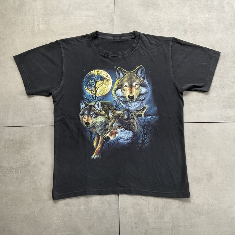 2000s Wolf Pack Nature T-Shirt