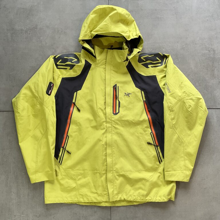 2000s Arc‘Teryx Recco Hard Shell Jacket